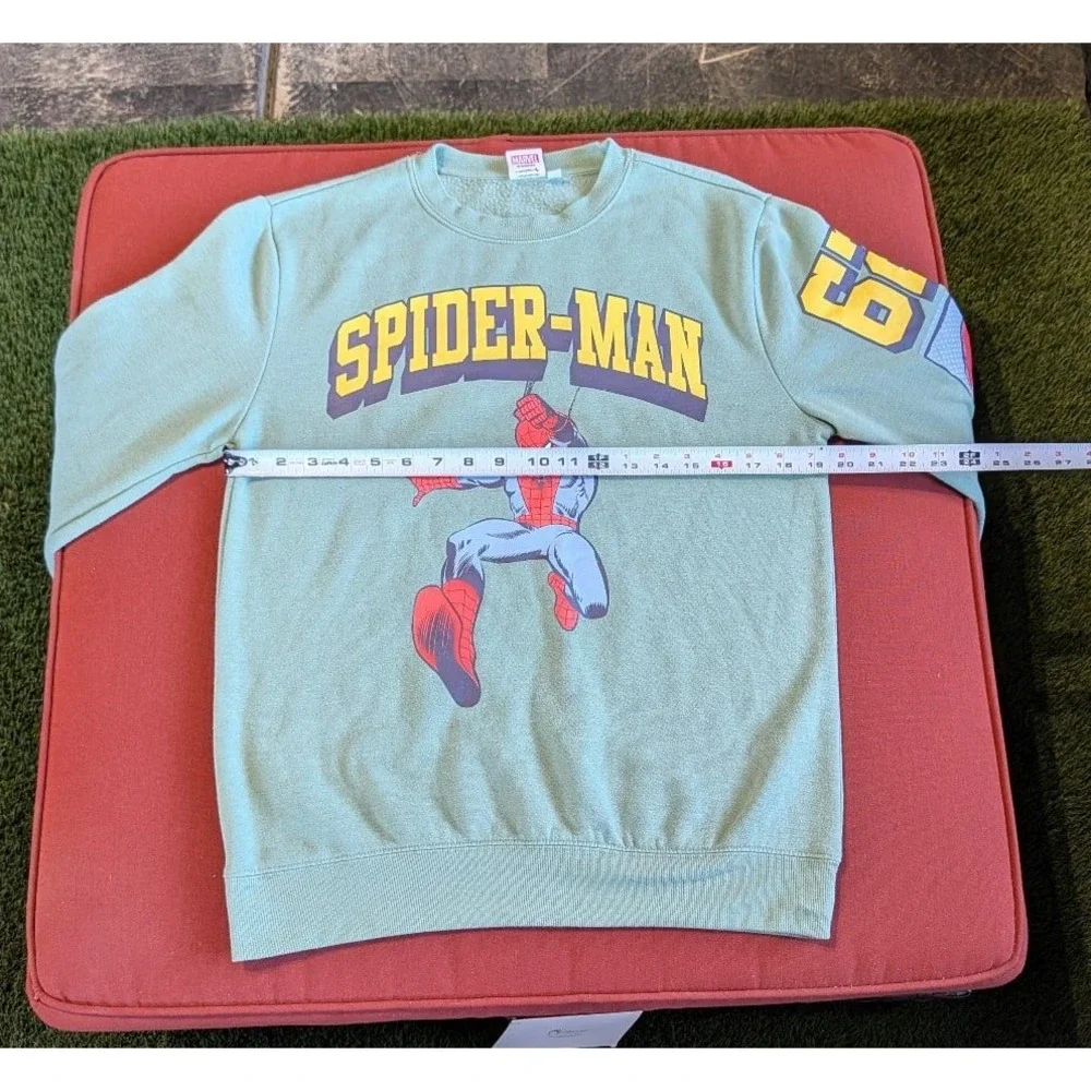 Marvel Spiderman Sweater Size Men Small Like New
